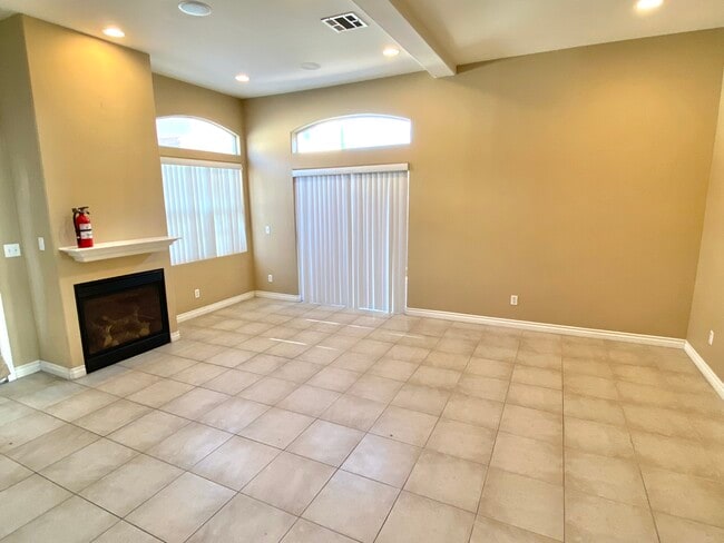 Building Photo - 15917 Sierra Vista Ct