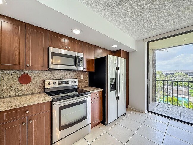 Building Photo - 8420 SW 133rd Avenue Rd