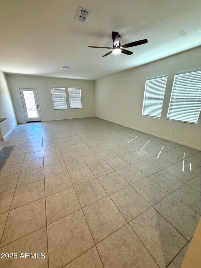 Building Photo - 2073 Driftwood Dr