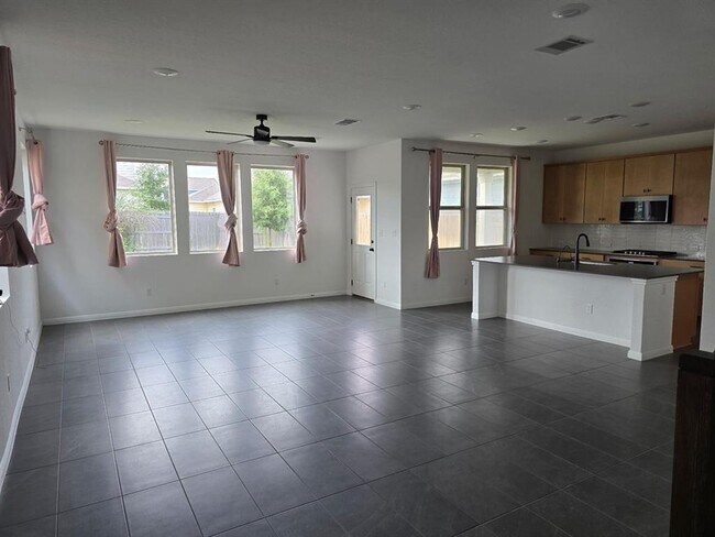 Building Photo - 348 Fluttermill Loop