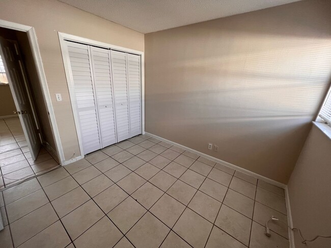 Building Photo - 716 SW 7th St