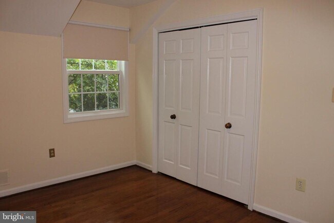 Building Photo - 6210 Cottonwood St