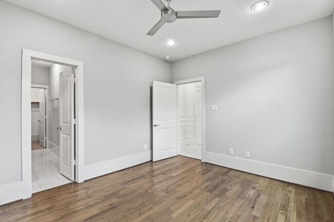 Building Photo - Rooftop Deck with Downtown Views in Sawyer Heights