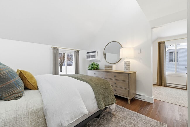 Building Photo - 60 Cinnamon Spring