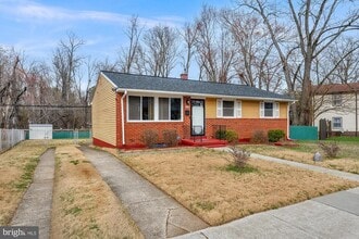 Building Photo - 8402 Church Ln