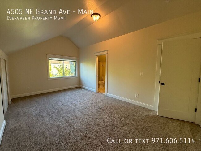 Building Photo - 4505 NE Grand Ave
