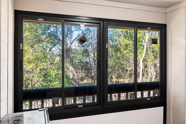 Building Photo - 8880 Old Kings Rd S