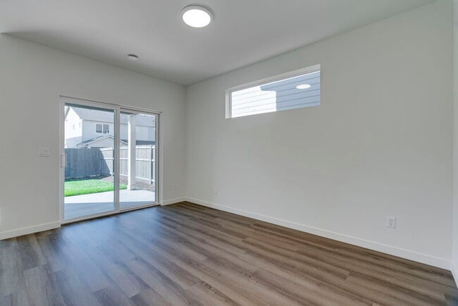 Building Photo - 1843 NW 18th Way