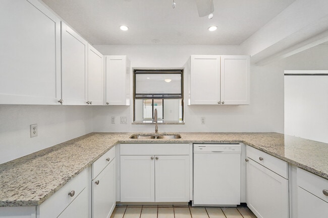 Building Photo - 1221 Sleepy Hollow Rd