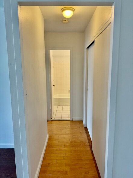 Building Photo - 48 Davis Ave