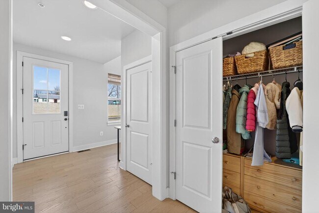 Building Photo - 22129 Clarksburg Rd