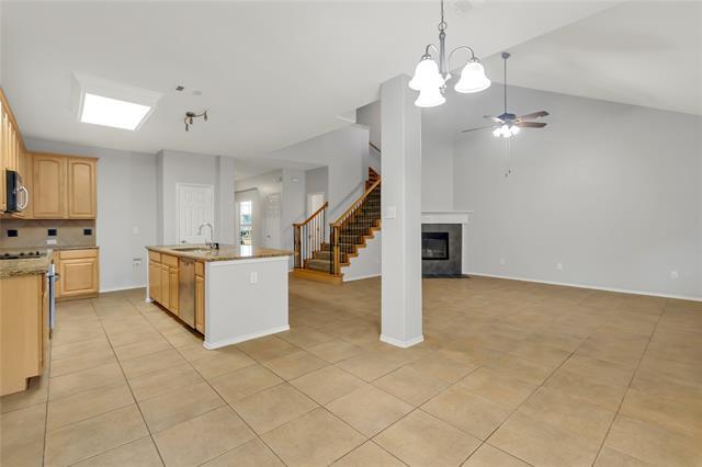 Building Photo - 932 Peach Ln