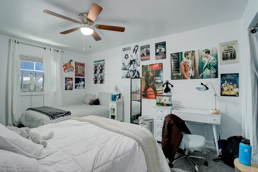 1224 2/3 BR #1 pic #2 - 1224 11th St