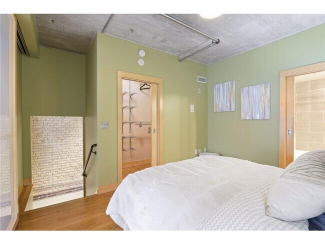 Building Photo - 525 N 3rd St