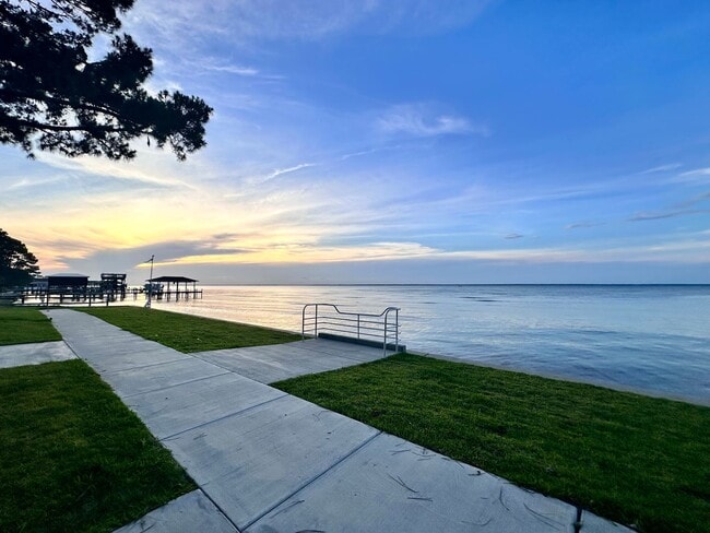 Building Photo - Live Near the Water – 3-Bedroom Home with ...