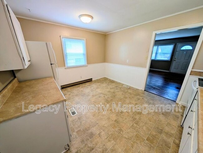 Building Photo - 2202 Maywood St