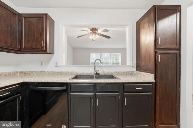 Building Photo - 7923 Pebble Brook Ct