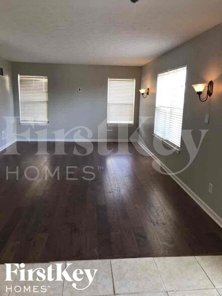 Building Photo - 1293 River Ridge Dr