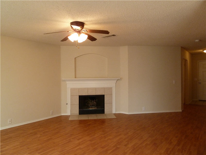Building Photo - 4203 Falcon Dr