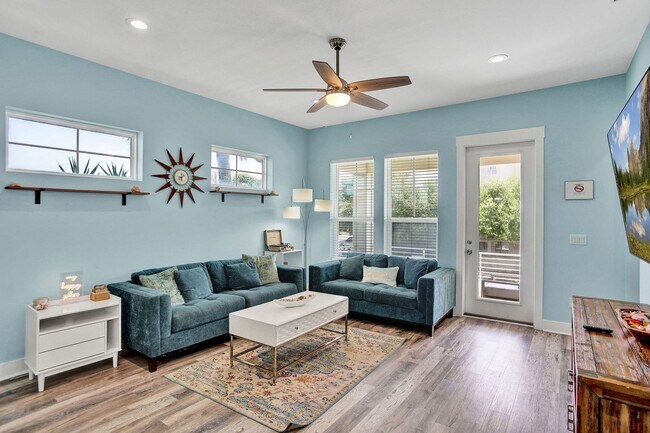Building Photo - Luxury Beach Living Just Two Blocks from the Ocean – 4 Bed/3 Bath Fully Furnished Jacksonville Be...