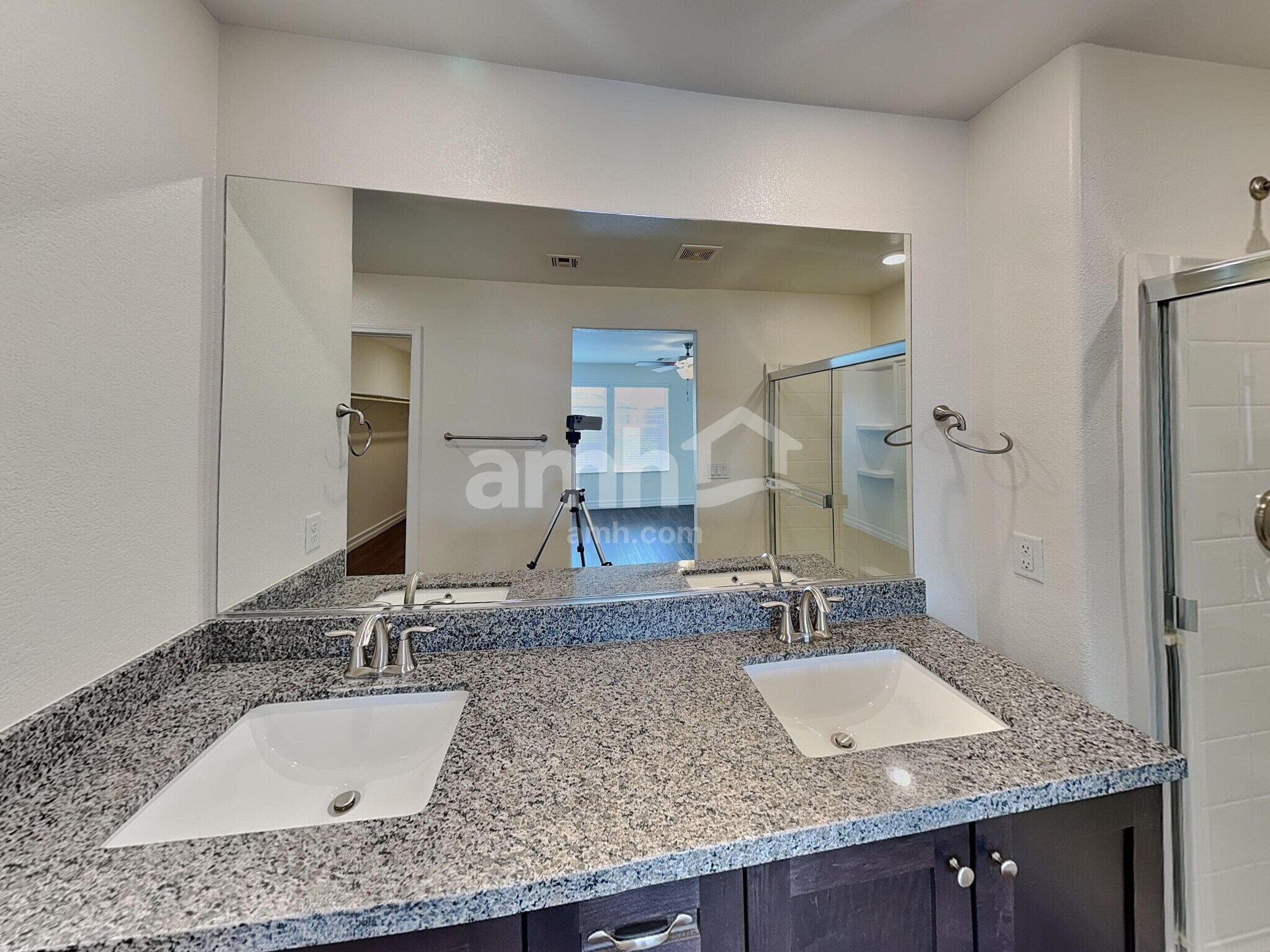 Building Photo - 5824 Petronius St
