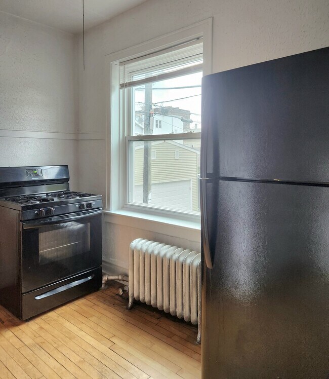 Building Photo - 1918 N Drake Ave