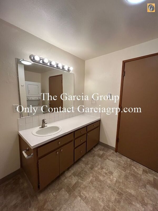 Building Photo - 581 Holmes Ln