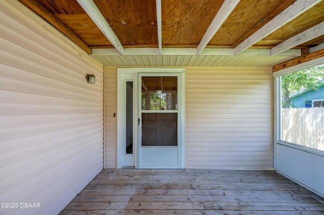 Building Photo - 1045 Amber Cir