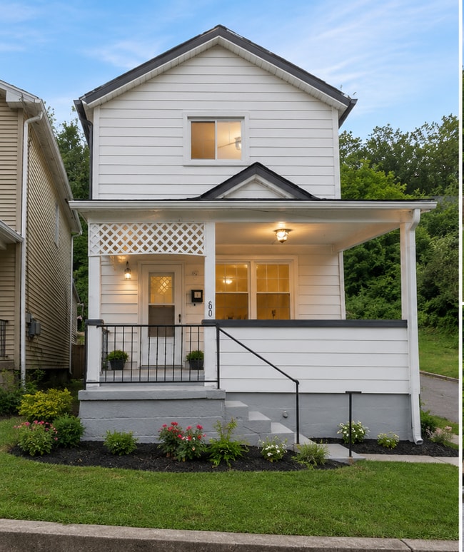 Building Photo - Comfortable Family Home with Modern Updates