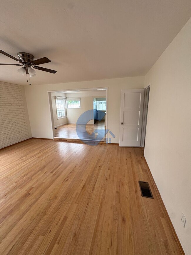 Building Photo - Newly renovated 3 Bed/2.5 Bath Home in Pacific Beach for rent!