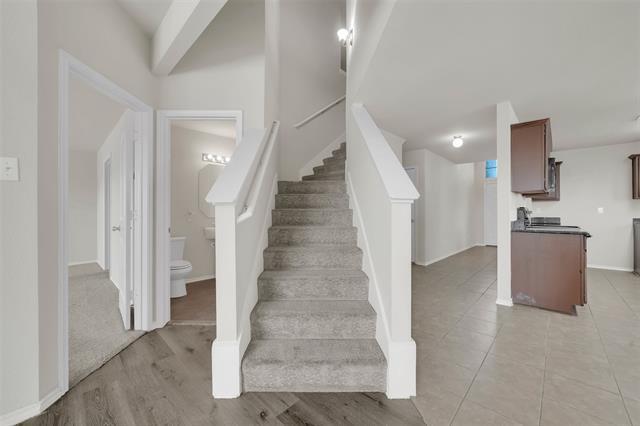 Building Photo - 2133 Meadow View Dr