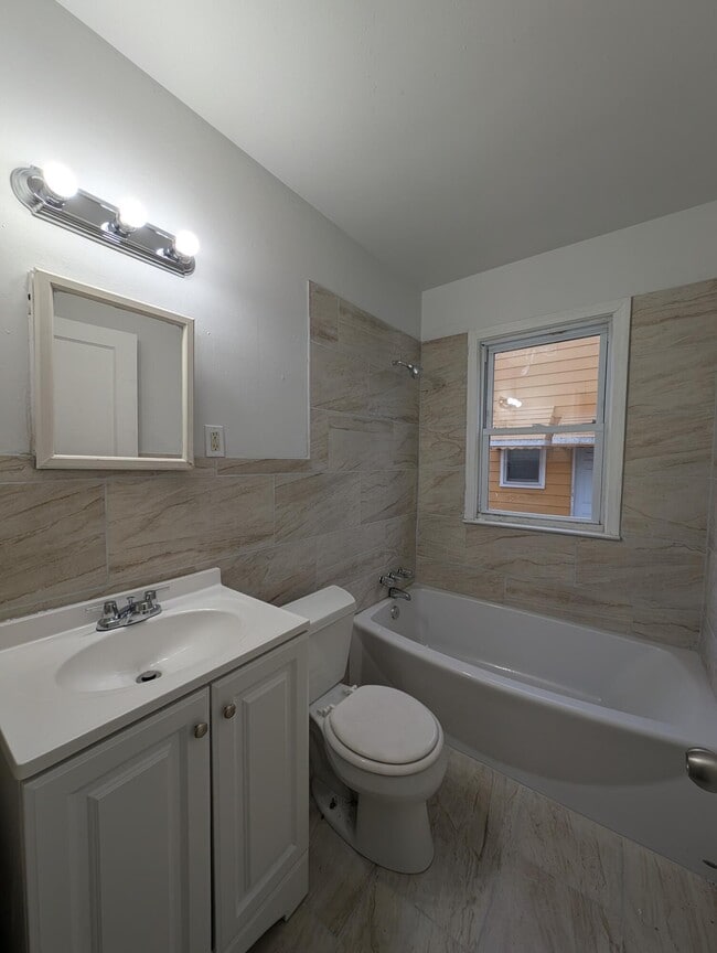 Building Photo - 529 Nebraska Ave