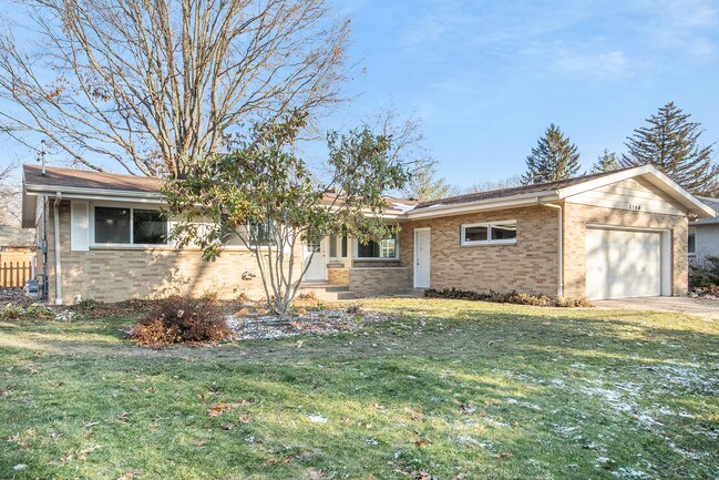 Primary Photo - 2149 Lonsdale Dr NE