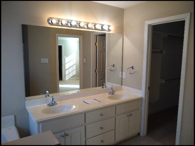 Building Photo - 11617 Ridgetop Dr