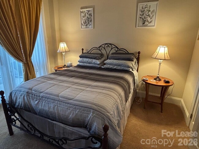 Building Photo - 4620 Piedmont Row Dr