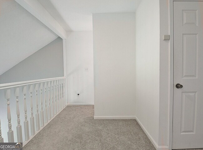 Building Photo - 210 Flat Creek Ct