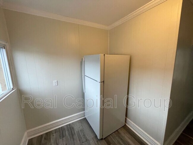 Building Photo - 1043 Helderberg Ave