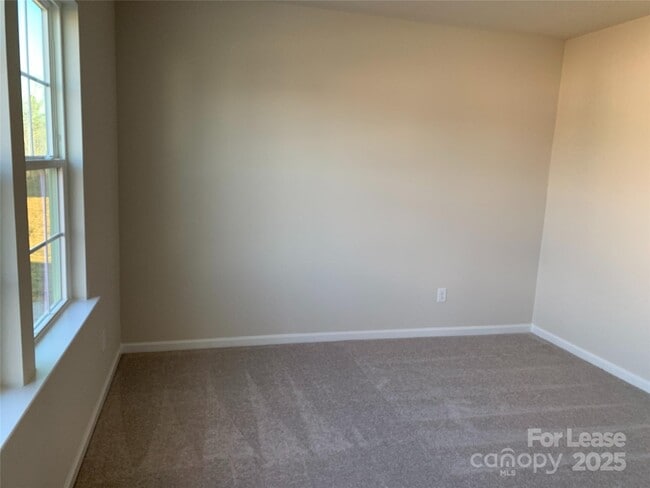 Building Photo - 17212 Snug Harbor Rd