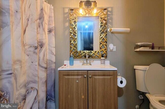 Building Photo - 10109 Prince Pl