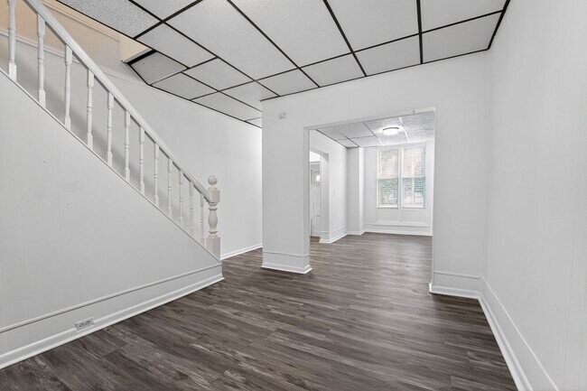 Building Photo - 2 bedroom 1.5 bath rowhome for rent in Baltimore