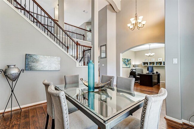 Building Photo - 2208 Breezeway Bend Dr