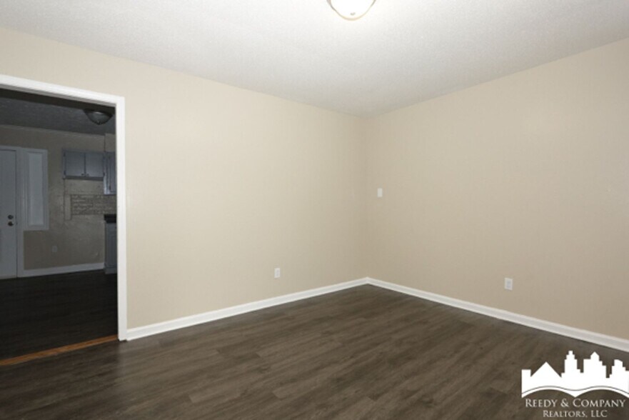 Building Photo - 6465 Forest Glen Dr