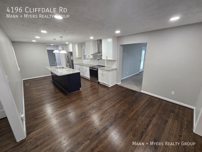 Building Photo - 4196 Cliffdale Rd