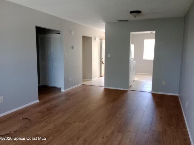 Building Photo - 2190 Knox McRae Dr