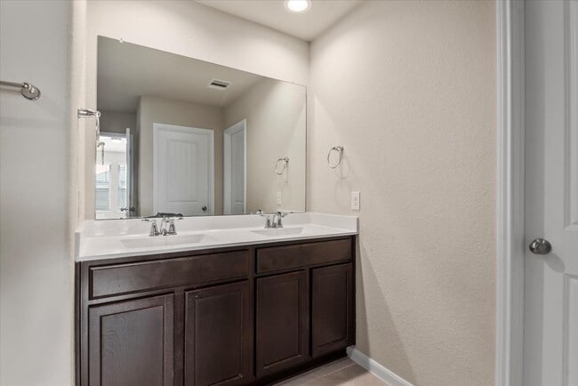 Building Photo - 29627 Juntti Park Ct