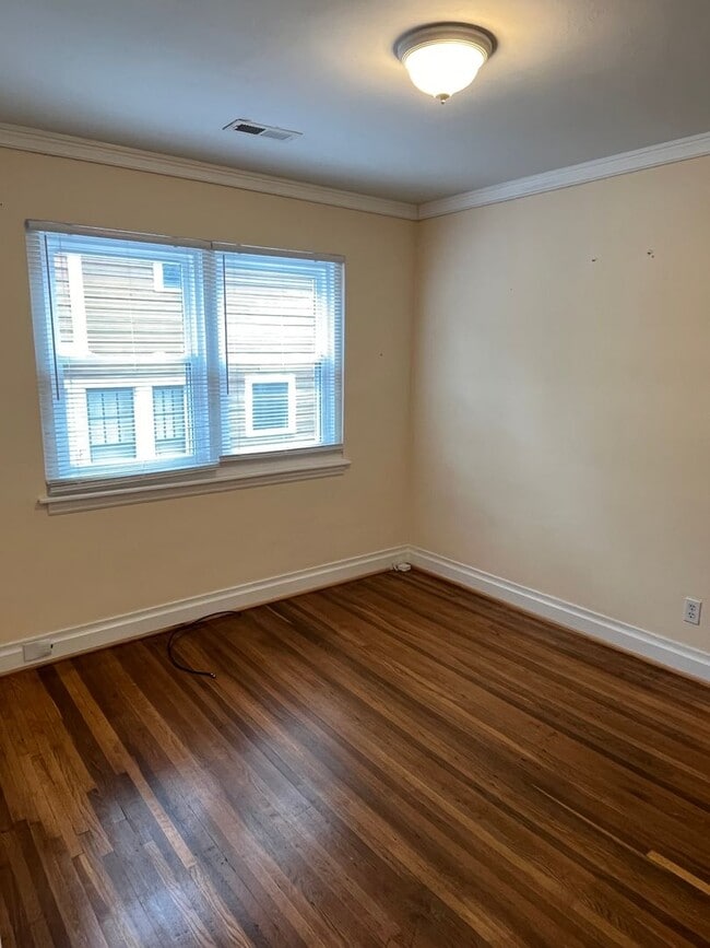 Building Photo - COMING SOON!!!  Convenient 2 Bedroom Duplex in SouthEnd