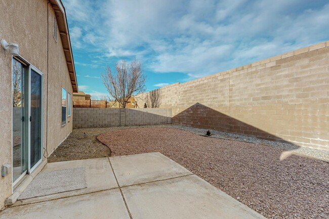 Building Photo - 1884 Mesa Grande Loop NE