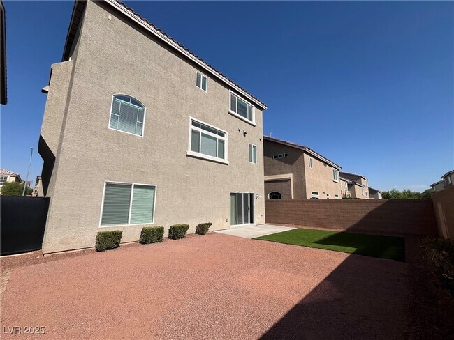 Building Photo - 10170 Cascadia Creek St