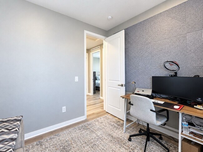 Building Photo - 27473 Quiet View Pl