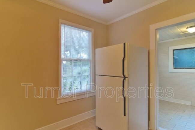 Building Photo - 2729 Kingswood Dr